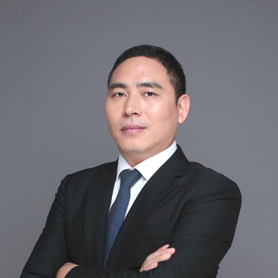 袁益楚（执行董事）